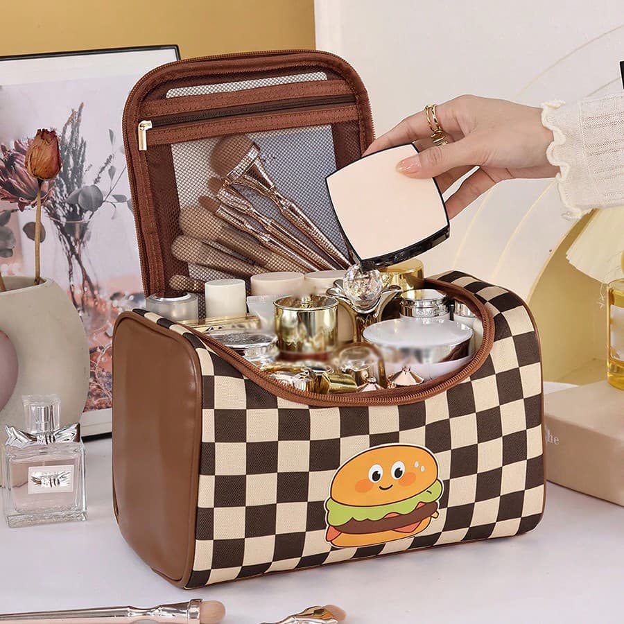 Sac cosmétique portable carré en PU imperméable pour une utilisation quotidienne, idéal pour ranger des produits de valeur élevée et des